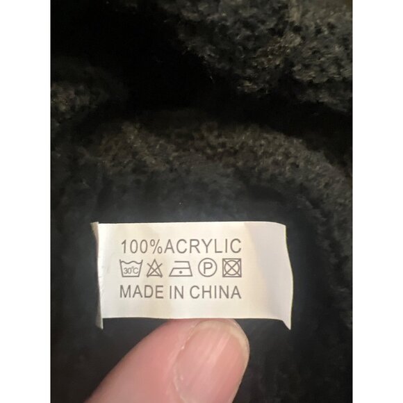 Star Wars Mandalorian Baby Yoda Black Beanie Pom Hat - Picture 7 of 7